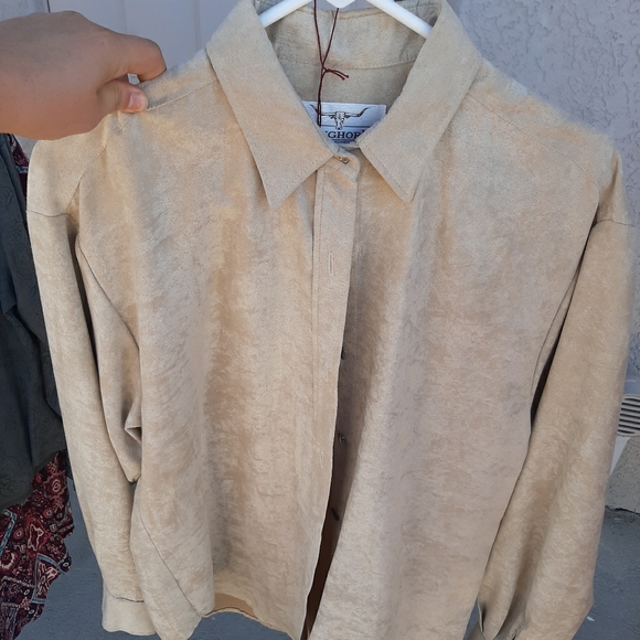 Shirt - Picture 1 of 1